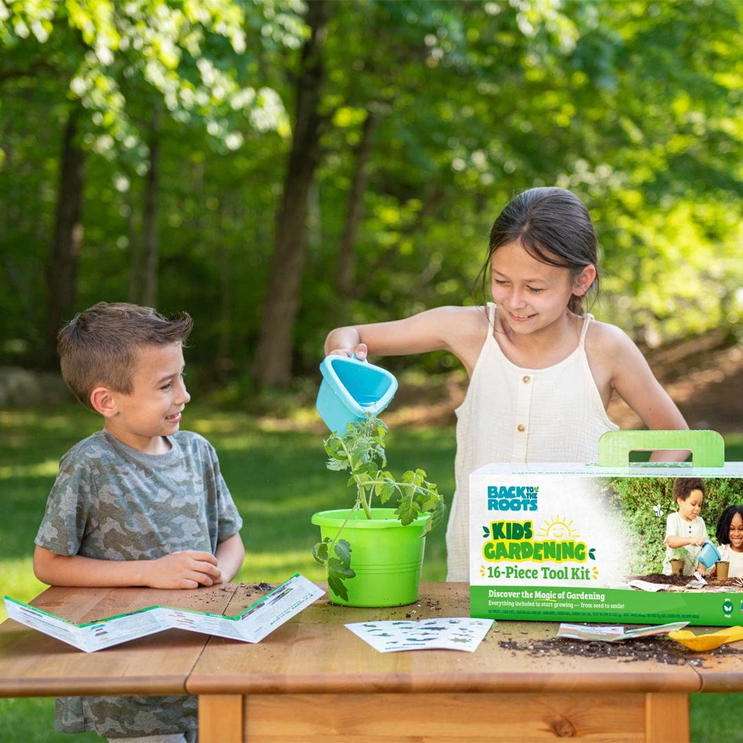 Kids Gardening 16-Piece Kids Tool Kit - Image 4